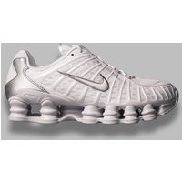 Nike t la